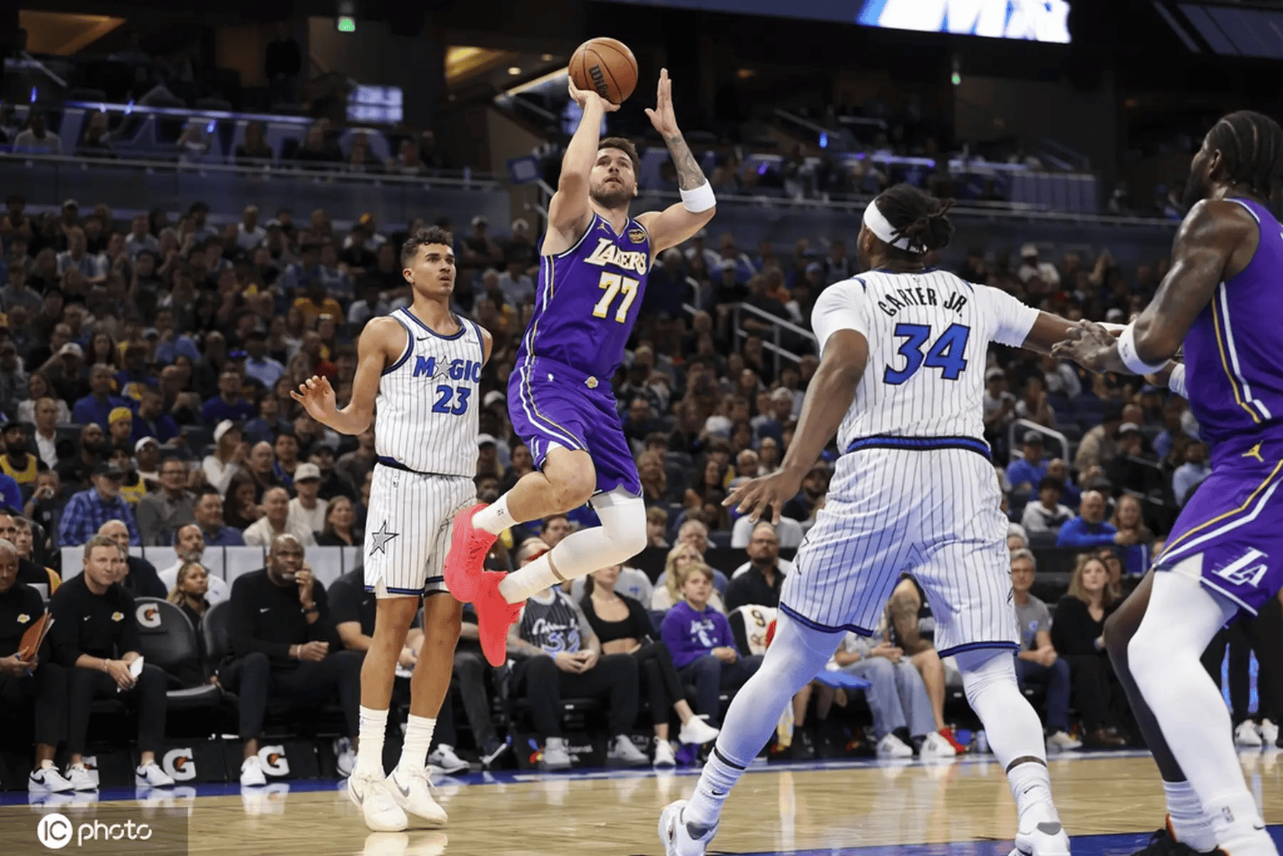 上周最佳球员：东契奇蝉联 三球职业生涯首次当选